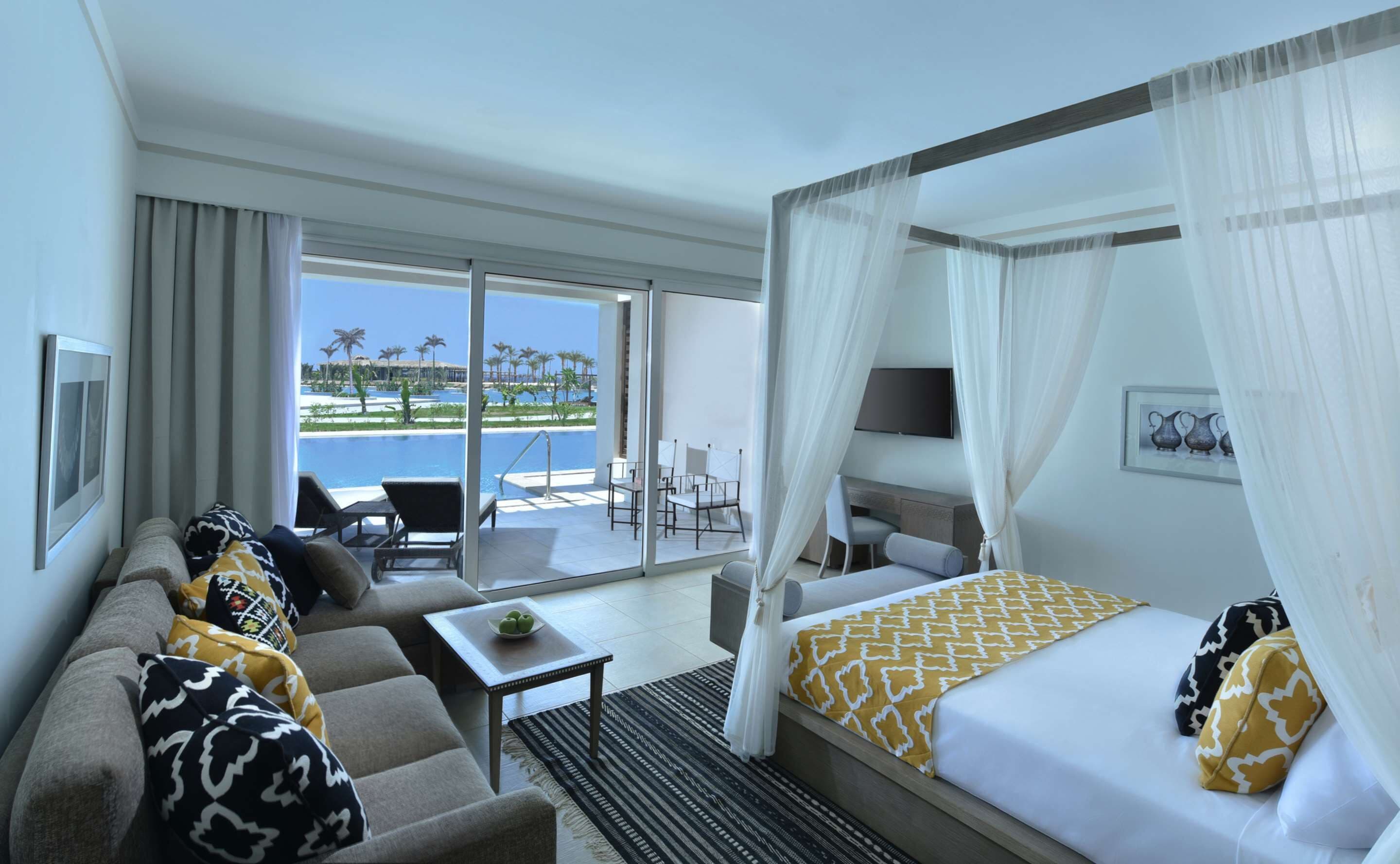 Hochwertige Bettwaren, Zimmersafe, Bettwäsche