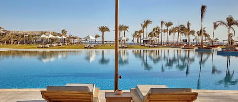 5 outdoor pools