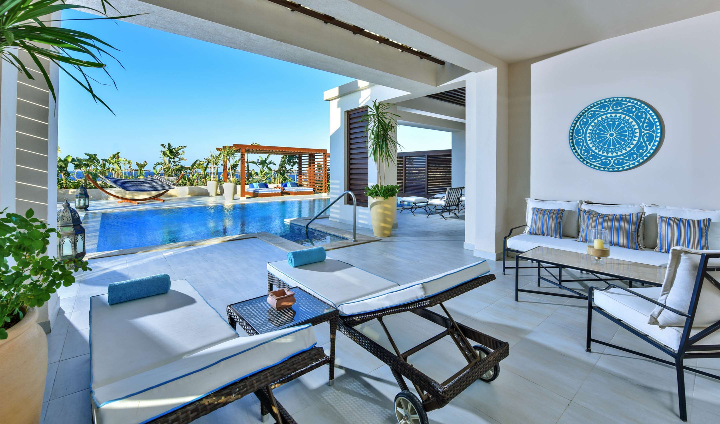 Hochwertige Bettwaren, Zimmersafe, Bettwäsche