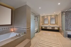 Shower, eco-friendly toiletries, hair dryer, towels - Steigenberger Resort Alaya - Adults Friendly 16 Years Plus (El Quseir)