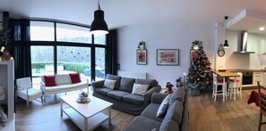 Smart-TV, Kamin, DVD-Player