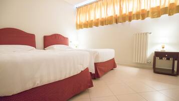 4 Schlafzimmer, Bügeleisen/Bügelbrett, Bettwäsche