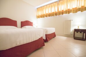 4 bedrooms, iron/ironing board, bed sheets