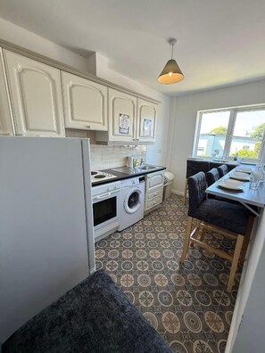 Apartment | 3 bedrooms, free WiFi, bed sheets - Newcastle Townhouse (Galway)