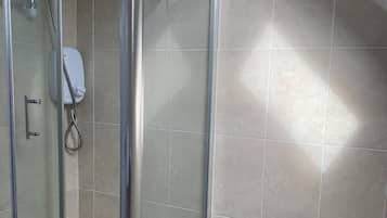 Apartment | Bathroom | Shower, free toiletries, hair dryer, towels