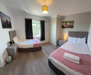 Apartment | 3 bedrooms, free WiFi, bed sheets