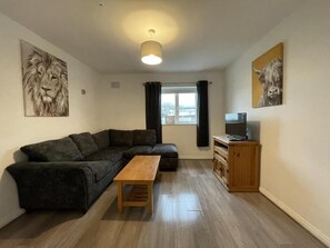 Apartment | 3 bedrooms, free WiFi, bed sheets