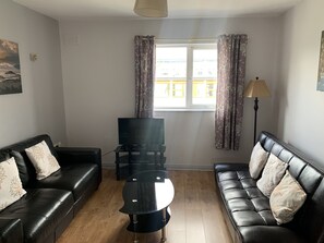Apartment | Living area | Flat-screen TV - Newcastle Townhouse (Galway)
