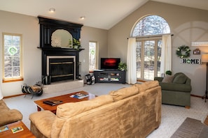 Smart TV, fireplace, DVD player