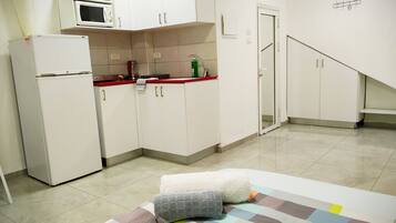 Individually furnished, soundproofing, iron/ironing board, free WiFi