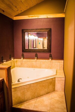 Ducha, secador de pelo, toallas y jabón