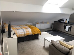 Ferros/tábuas de passar roupa, Wi-Fi de cortesia, roupa de cama