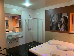 Blackout curtains, free WiFi, bed sheets - Ibiza Golden Motel (Franca)