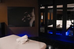Blackout curtains, free WiFi, bed sheets - Ibiza Golden Motel (Franca)