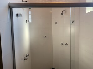 Departamento (GOLDEN) | Cortinas blackout, wifi gratis y ropa de cama 