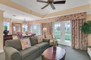 Living area - 3 Bedrooms / 2.5 Bathrooms / Reunion Resort (1589 HC) (Reunion)