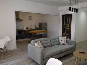 TV - Casa Bárbara-downtown area (Corralejo)