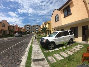 Exterior - Casa Nueva en Privada (Poza Rica)