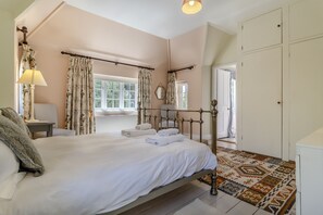 5 Schlafzimmer, Bügeleisen/Bügelbrett, kostenloses WLAN, Bettwäsche