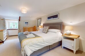 5 bedrooms, iron/ironing board, Internet, bed sheets - Middle Stolford Cottage, Brendon Hill (Nr Watchet)