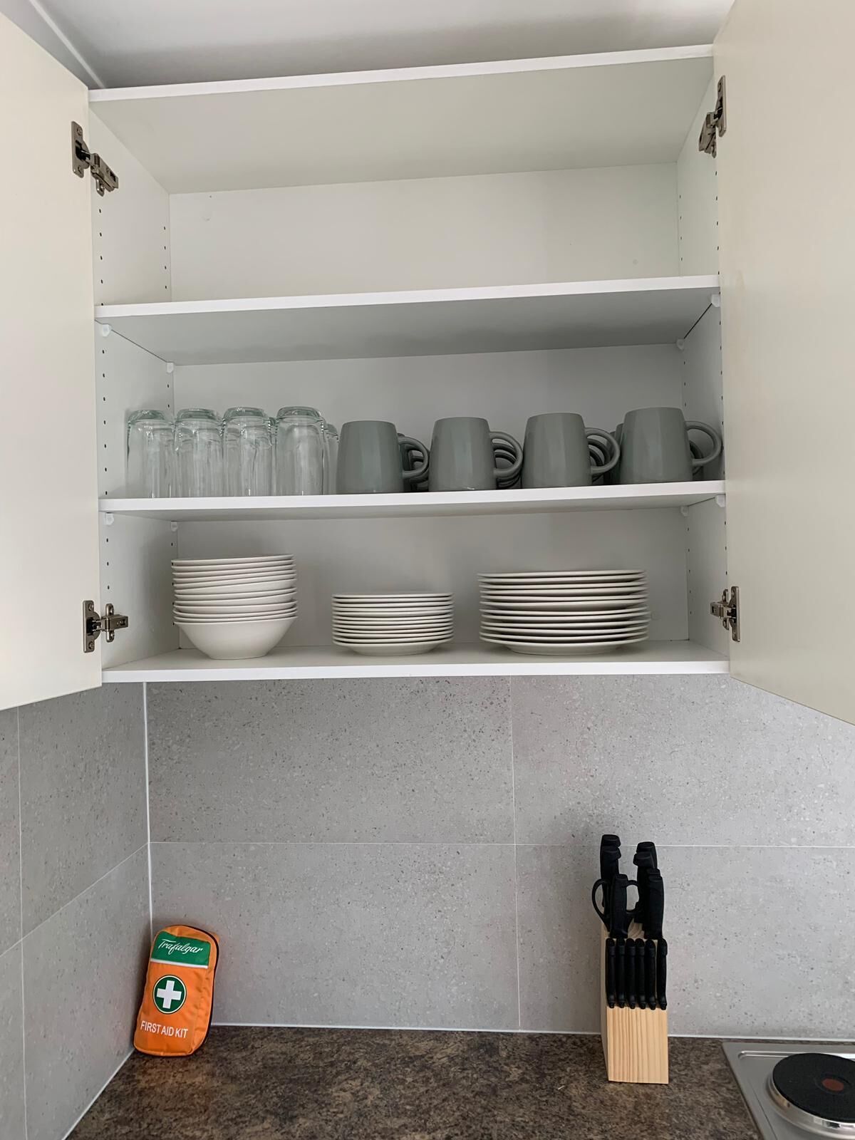 Cozy 3BR Townhouse in Liverpool CBD with AC & dedicated underground parking spot — image 10