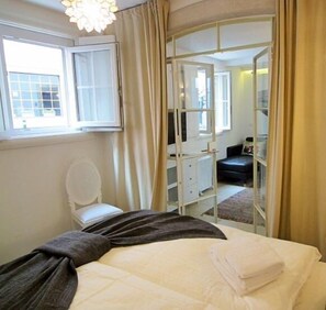 1 bedroom, iron/ironing board, travel cot, WiFi