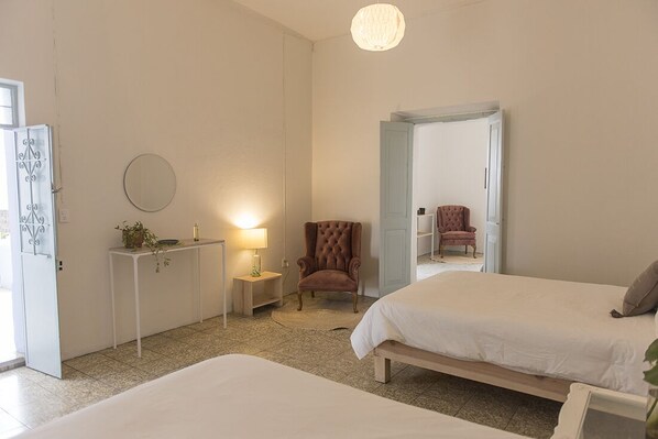 4 habitaciones, tabla de planchar con plancha y wifi gratis