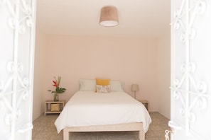 4 Schlafzimmer, Bügeleisen/Bügelbrett, kostenloses WLAN, Bettwäsche