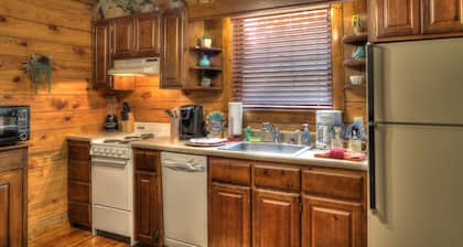 Southern Charm #88 -Charming & Clean Log Cabin!