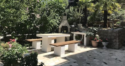 Apartment with loggia and fantastic sea view and close to the beach