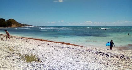 Villa Ti Colibri in Sainte-Anne 350 m from the sea