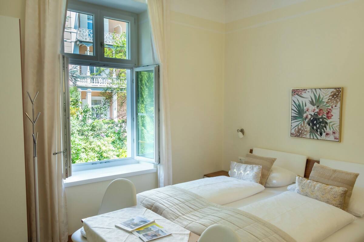 Chambre Double Standard, 1 chambre, non-fumeurs, côté montagne | Literie de qualité supérieure, couette en duvet d'oie