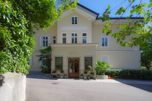 Front of property - Residence Diana (Merano)