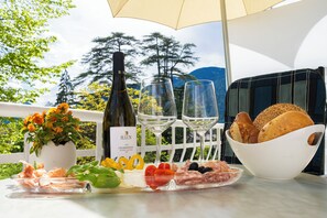 Romantic Apartment, Balcony, Garden Area | Terrace/patio - Residence Diana (Merano)