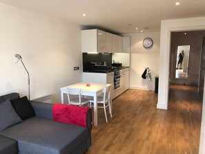 TV - Toothbrush Apartments - Ipswich Waterfront - Quayside (Ipswich)