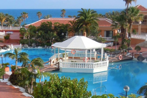 3 outdoor pools