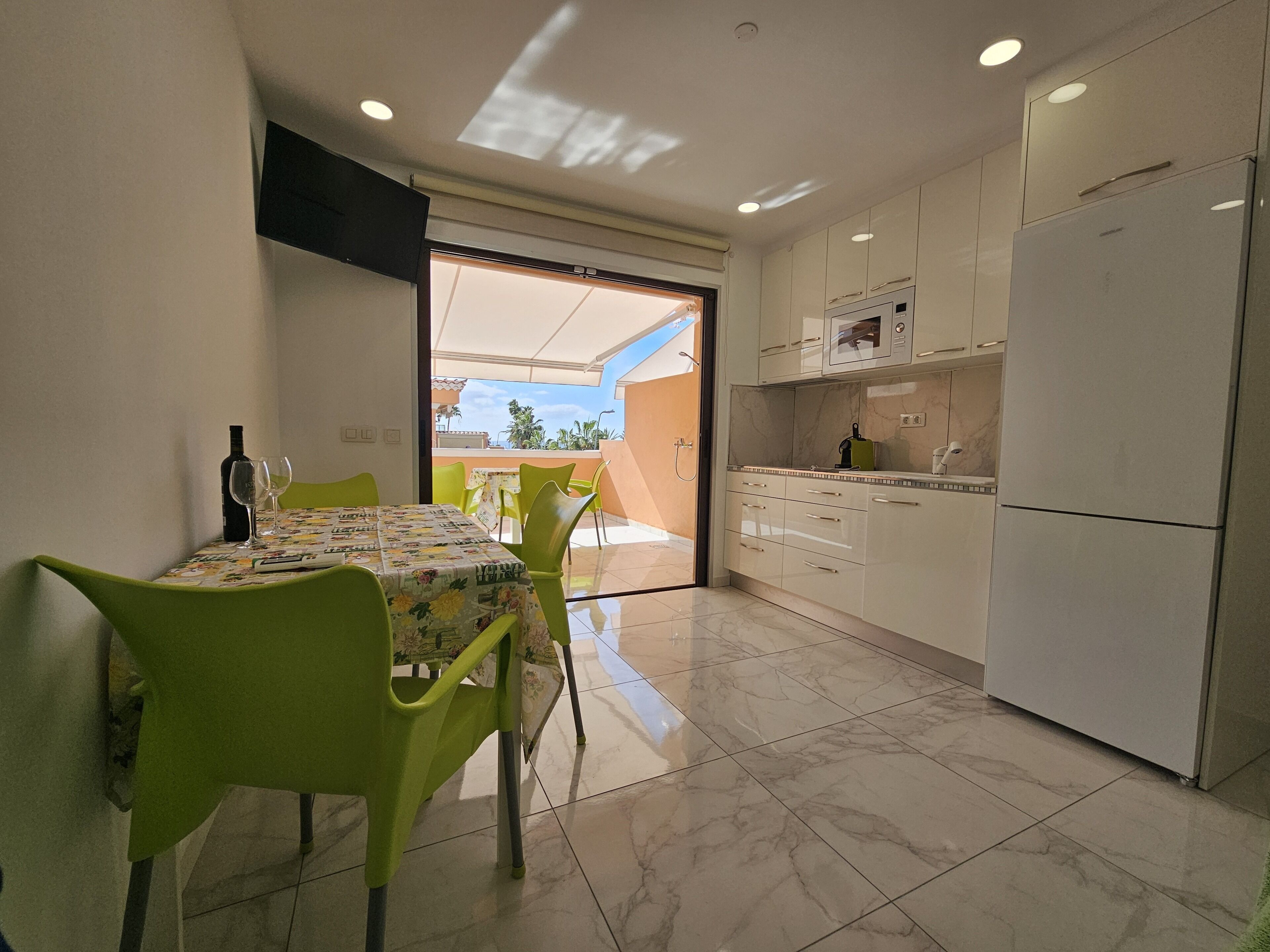 Panoramic apartment, 1 bedroom, partial ocean view (C102 Las Vistas TRG) | Wohnbereich