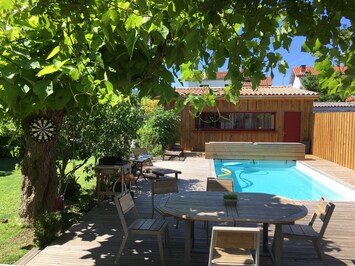 Terrasse et piscine