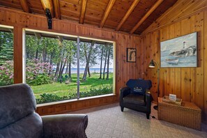 TV, fireplace, Netflix, DVD player