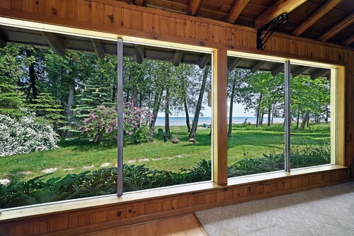 Cedar Cabin on the Bay: Spring Awakens Have A Waterfront Escape!