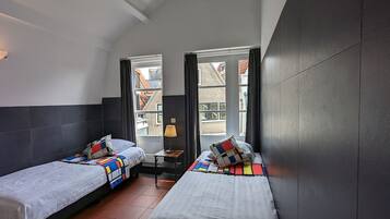 3 slaapkamers, een kluis op de kamer, een strijkplank/strijkijzer