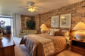 2 bedrooms, Internet - Breath in the Ocean Air and Enjoy Ocean Views in This 2 Bedroom 2 Bath (Port Aransas)