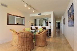 Dining - 2 Bedroom 2 Bath wih Stunning Ocean View and Tranquility (Port Aransas)