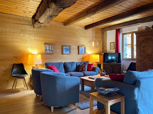 Smart TV, DVD player, video library, stereo