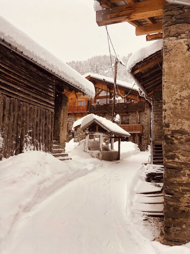 Beautiful Chalet Savoyard at the foot of the slopes between Bourg-Saint-Maurice and Les Arcs