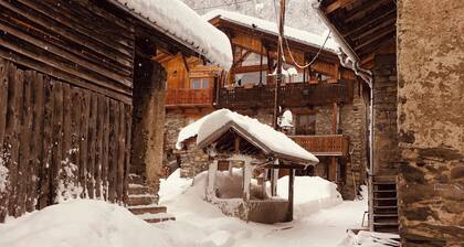 Beautiful Chalet Savoyard at the foot of the slopes between Bourg-Saint-Maurice and Les Arcs