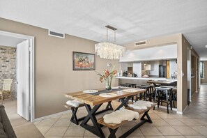 Dining - Relax with a Fabulous Ocean View Ocean Sounds in This 2 Bedroom 2 Bath (Port Aransas)