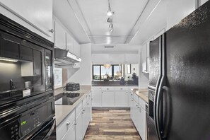 Fridge, microwave, oven, stovetop - Relax with a Fabulous Ocean View Ocean Sounds in This 2 Bedroom 2 Bath (Port Aransas)