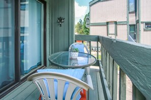 Property grounds - Bayview - Lakefront Complex, Walk to Lake, Heated Pool (Big Bear Lake)