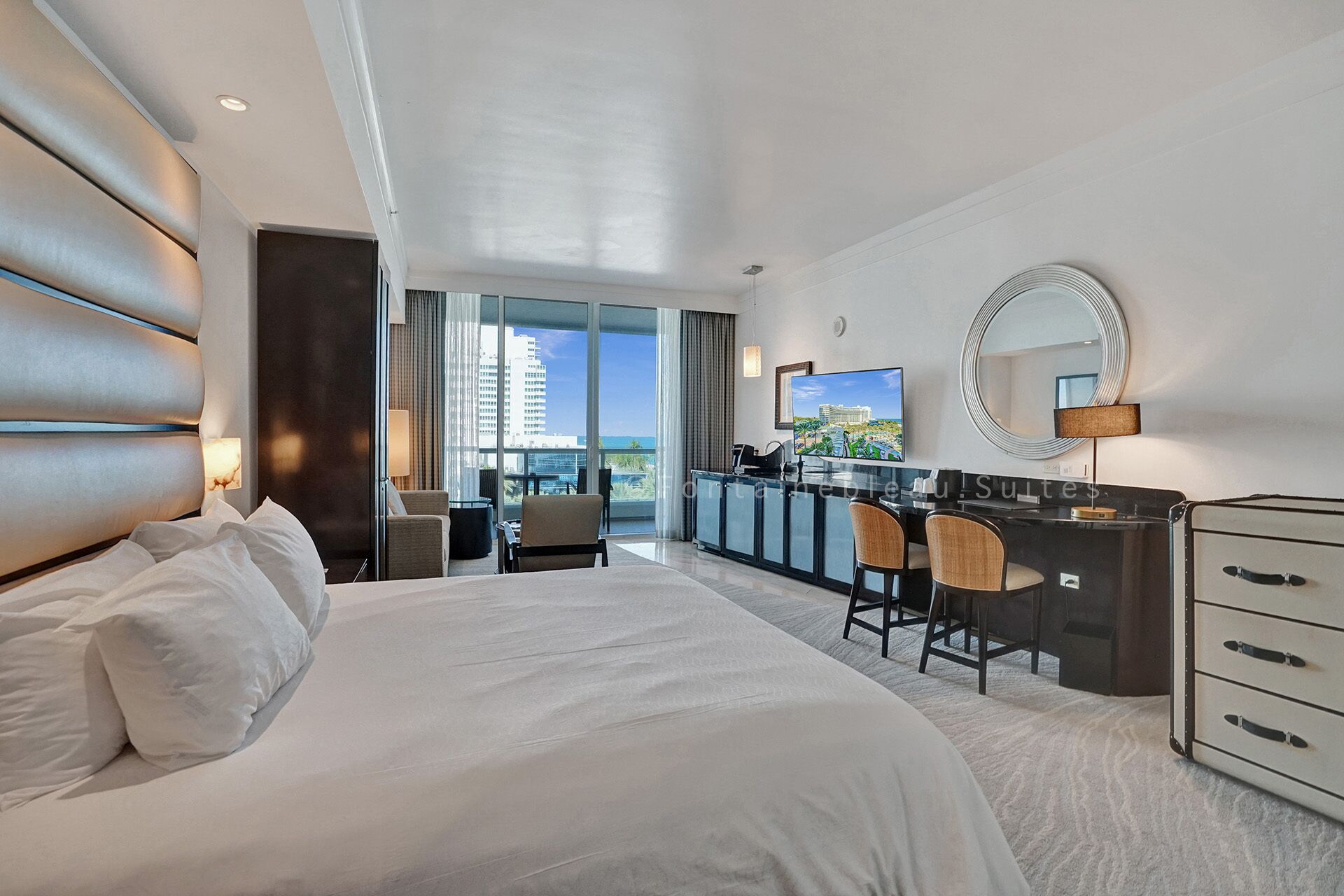Fontainebleau Sorrento OceanView Jr. Suite FREE valet & spa.pass No resort fees!
